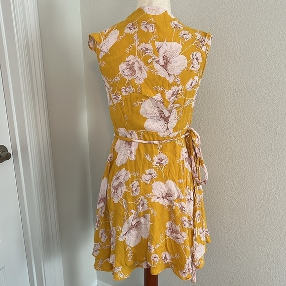 Free People Dress French Quarter Yellow Floral Mini Wrap Size M - Picture 7 of 7